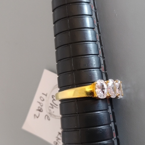 Genuine White Topaz Ring - Picture 2 of 9